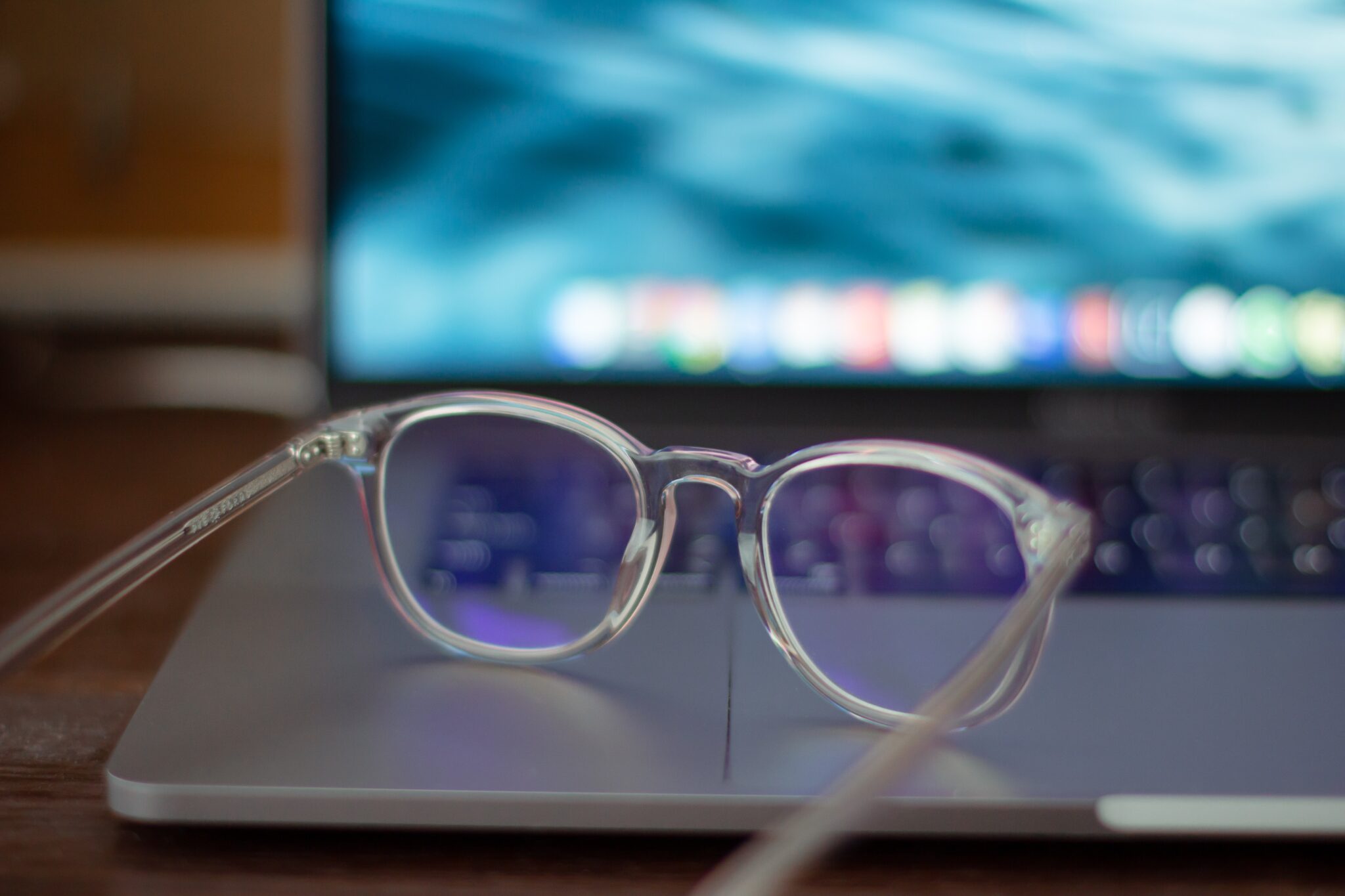 Czym powinny charakteryzować się okulary do komputera?